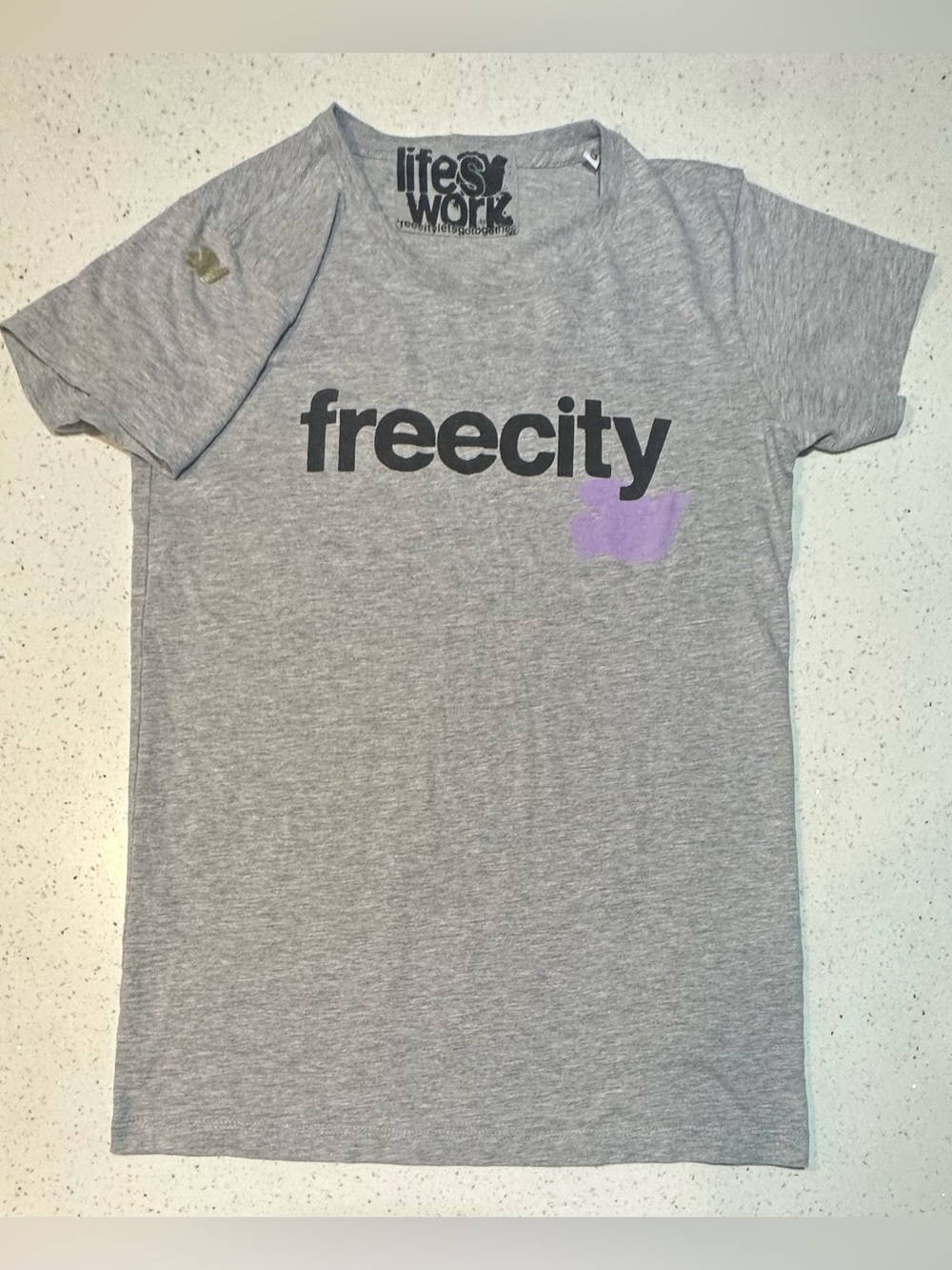 FREECITY Life Nature Love Graphic Tee Y2K Vintage Gray Purple Size S EUC